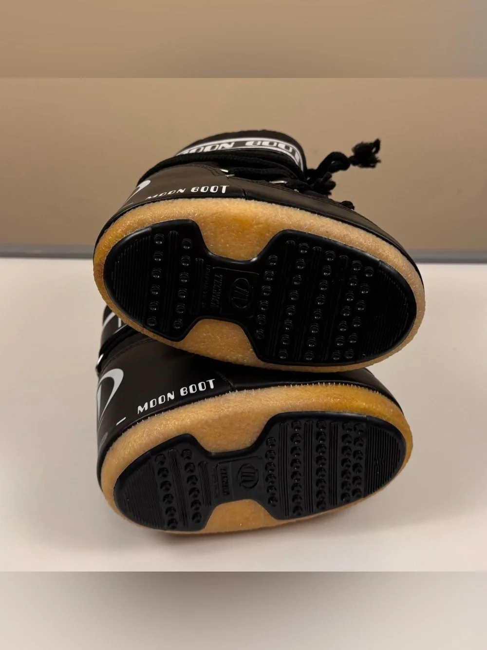 The Original Moon Boot Kids Black Snow Boots size 23-36 (7-9.5)